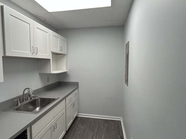 Listing Image #3 - Office for lease at 890 Johnnie Dodds Blvd Ste 3, Mount Pleasant SC 29464 Listing Image #3 - Office for lease at 890 Johnnie Dodds Blvd Ste 3, Mount Pleasant SC 29464