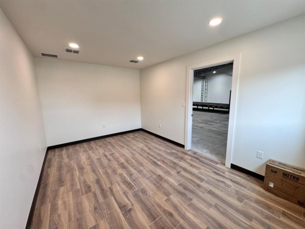 Listing Image #3 - Industrial for lease at 1010 Contractors Circle D-2, Bossier City LA 71111 Listing Image #3 - Industrial for lease at 1010 Contractors Circle D-2, Bossier City LA 71111