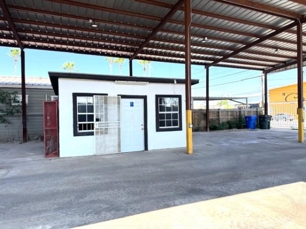 Listing Image #3 - Retail for lease at 2808 San Bernardo Ave, Laredo TX 78040