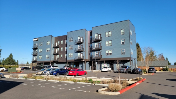 Listing Image #1 - Retail for lease at 122 Hrubetz Rd SE, Salem OR 97302