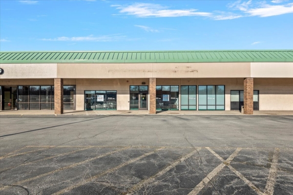 Listing Image #1 - Office for lease at 2345 S MacArthur Blvd, Springfield IL 62704