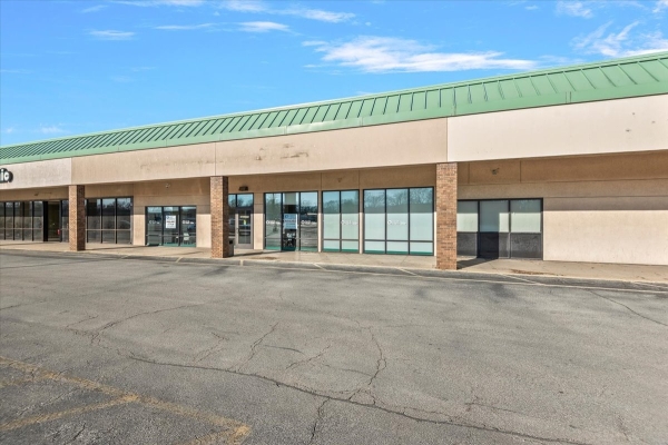 Listing Image #2 - Office for lease at 2345 S MacArthur Blvd, Springfield IL 62704