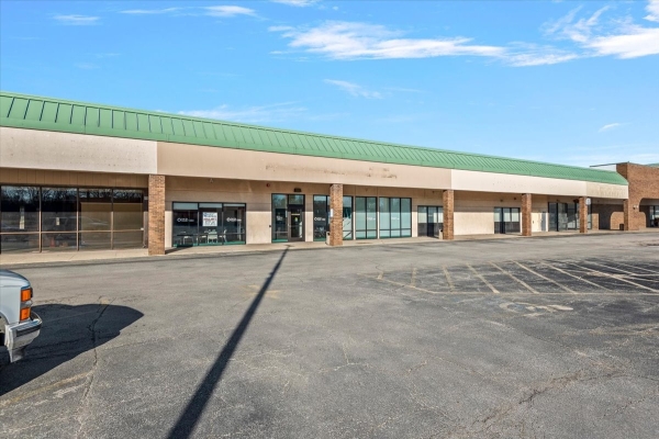 Listing Image #3 - Office for lease at 2345 S MacArthur Blvd, Springfield IL 62704