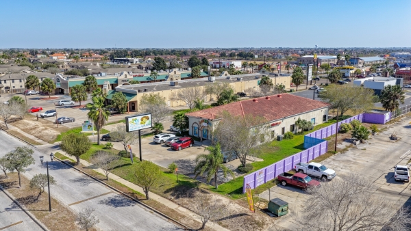 Listing Image #3 - Retail for lease at 18 Paseo Plaza Boulevard, Brownsville TX 78521