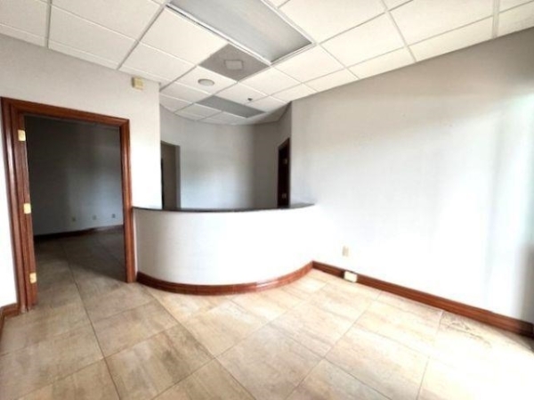 Listing Image #2 - Office for lease at 1701 Jacaman Rd, Laredo TX 78041