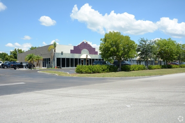 Listing Image #2 - Industrial for lease at 8241 Business Park Dr, Port St. Lucie FL 34952