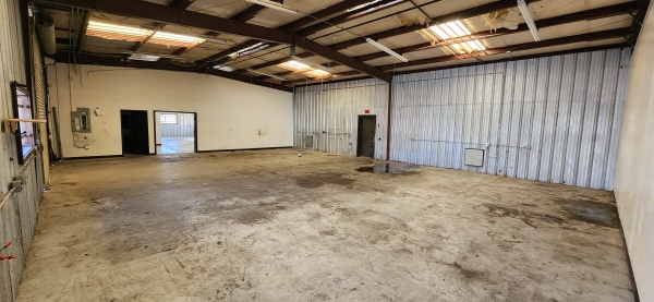Listing Image #2 - Industrial for lease at 42425 5th Street East, Lancaster CA 93535