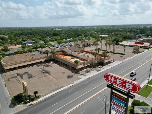 Listing Image #2 - Retail for lease at 2200 Boca Chica Blvd. Unit 131, Brownsville TX 78521
