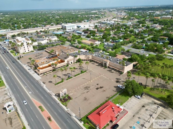 Listing Image #3 - Retail for lease at 2200 Boca Chica Blvd. Unit 131, Brownsville TX 78521