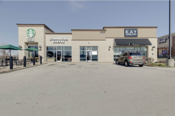 Listing Image #1 - Retail for lease at 3025 North Highway 67, Florissant MO 63033