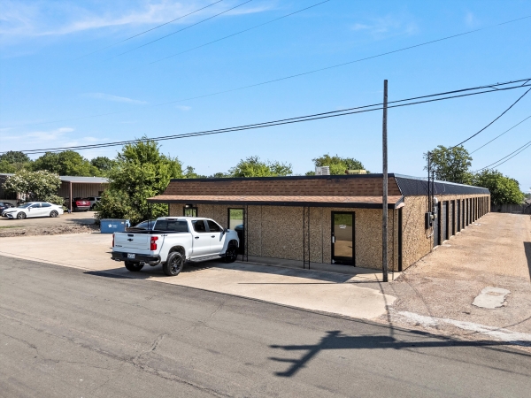 Listing Image #1 - Industrial for lease at 1053 Industrial Blvd, Suite D, Hewitt TX 76643