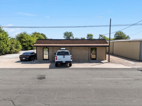 Listing Image #3 - Industrial for lease at 1053 Industrial Blvd, Suite D, Hewitt TX 76643