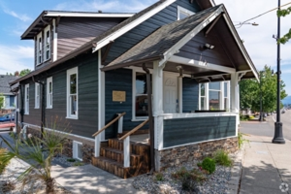 Listing Image #1 - Office for lease at 10910 NE Fourth Plain Blvd, Vancouver WA 98662