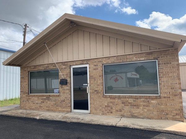 Listing Image #1 - Others for lease at 820 S Commerce St., Kilgore TX 75662