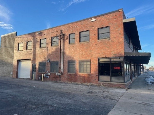 Listing Image #1 - Industrial for lease at 811 S Neil St, Champaign IL 61820 Listing Image #1 - Industrial for lease at 811 S Neil St, Champaign IL 61820