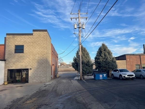 Listing Image #2 - Industrial for lease at 811 S Neil St, Champaign IL 61820 Listing Image #2 - Industrial for lease at 811 S Neil St, Champaign IL 61820