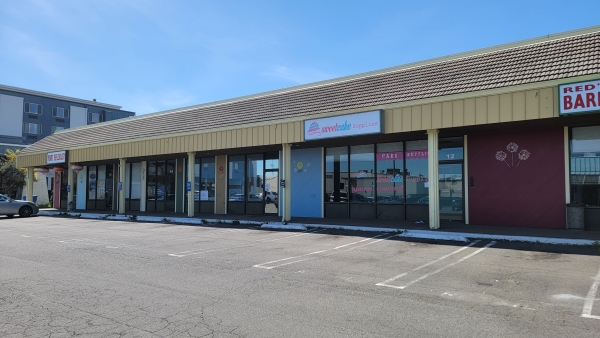 Listing Image #2 - Retail for lease at 3300 Market St NE, Salem OR 97301