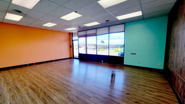 Listing Image #3 - Retail for lease at 3300 Market St NE, Salem OR 97301