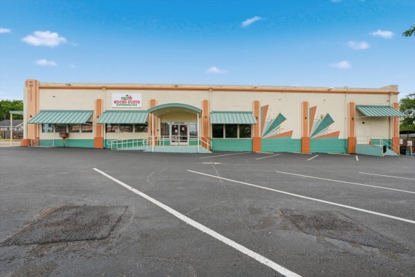Listing Image #1 - Retail for lease at 1505 N 15th St, Waco TX 76707