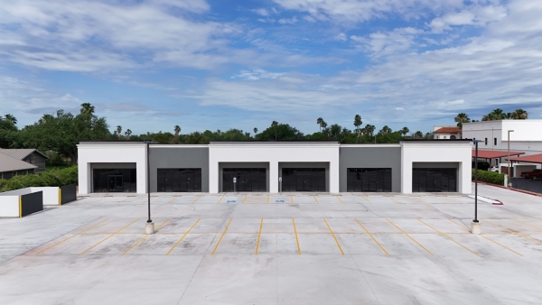 Listing Image #1 - Retail for lease at 2205 N Bryan Road Unit 4, Mission TX 78572