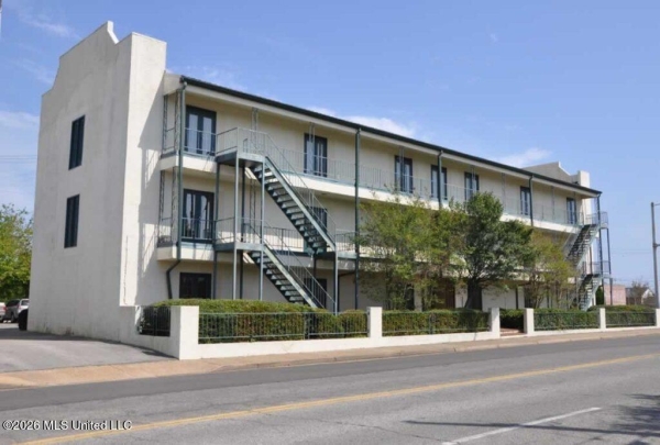 Listing Image #1 - Office for lease at 178 Main Street, Biloxi MS 39530