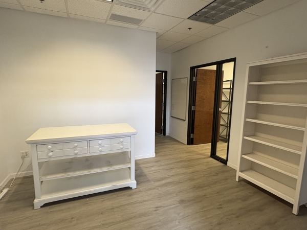 Listing Image #3 - Office for lease at 2222 W Parkside Lane Suite 122, Phoenix AZ 85027
