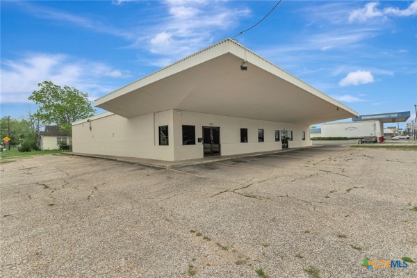 Listing Image #1 - Others for lease at 2112 N Navarro Street A, Victoria TX 77901