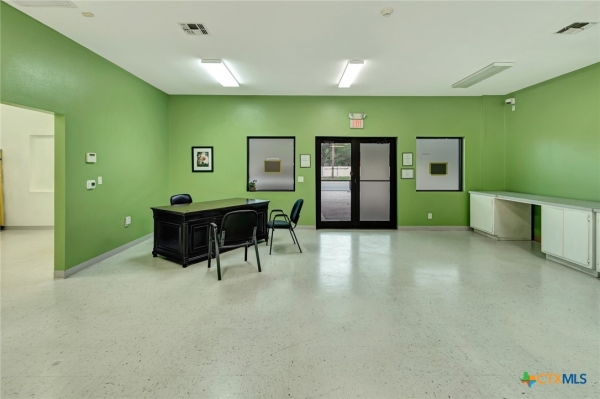 Listing Image #3 - Others for lease at 2112 N Navarro Street B, Victoria TX 77901