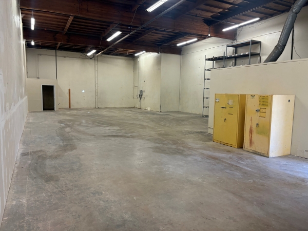 Listing Image #1 - Industrial for lease at 8230 Alpine Ave, Sacramento CA 95826