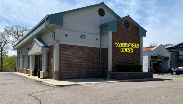 Retail for Lease - 35 West Long Lake Road, Bloomfield Hills MI
