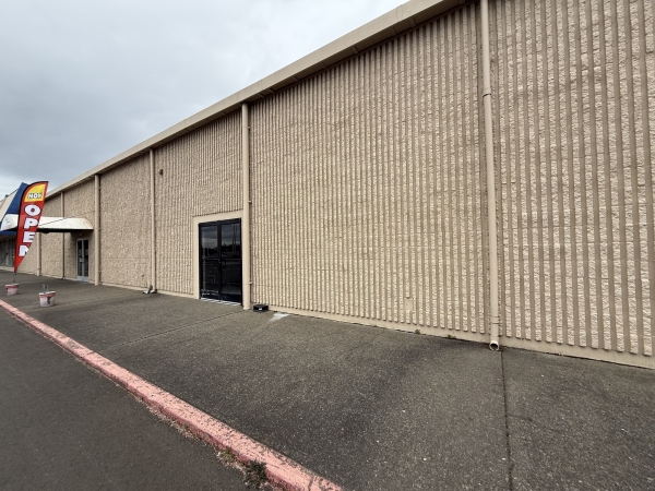 Listing Image #2 - Retail for lease at 4675 Portland Rd NE, Salem OR 97305