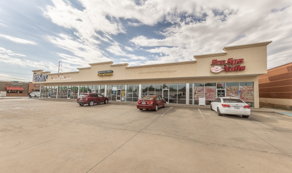 Listing Image #1 - Retail for lease at 3003 50th Street Suite 100, Lubbock TX 79413