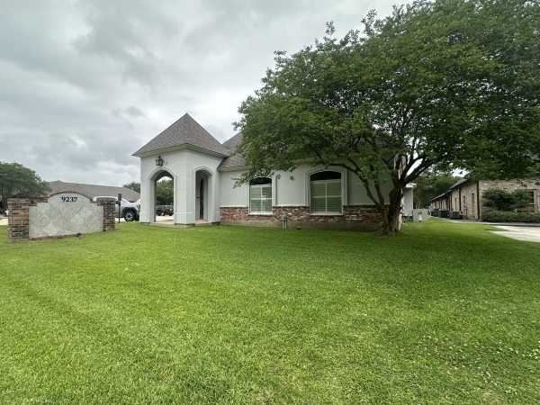 Listing Image #1 - Office for lease at 9237 Bluebonnet Blvd, Baton Rouge LA 70810 Listing Image #1 - Office for lease at 9237 Bluebonnet Blvd, Baton Rouge LA 70810