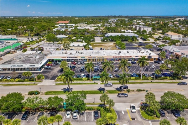 Listing Image #3 - Retail for lease at 474 21st Street, Vero Beach FL 32960 Listing Image #3 - Retail for lease at 474 21st Street, Vero Beach FL 32960