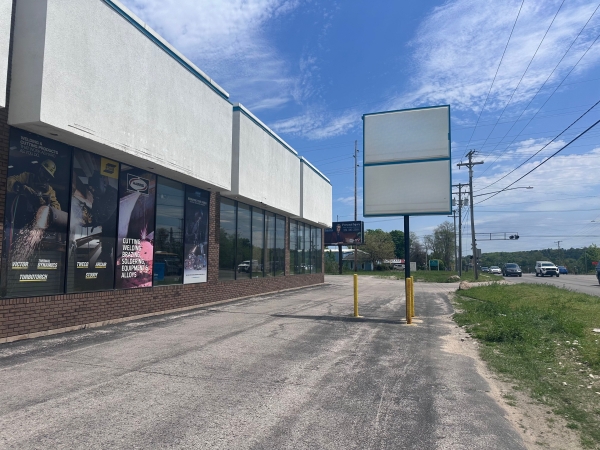 Listing Image #2 - Industrial for lease at 2360 W South Airport Rd, Traverse City MI 49684 Listing Image #2 - Industrial for lease at 2360 W South Airport Rd, Traverse City MI 49684