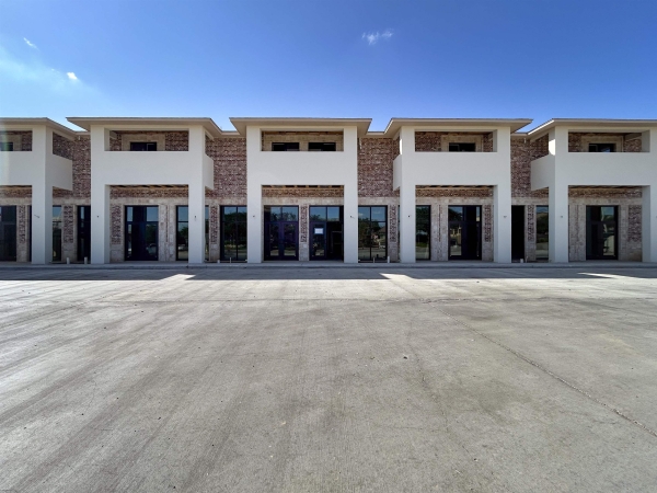 Listing Image #2 - Retail for lease at 210 Calle Del Norte, Laredo TX 78041 Listing Image #2 - Retail for lease at 210 Calle Del Norte, Laredo TX 78041