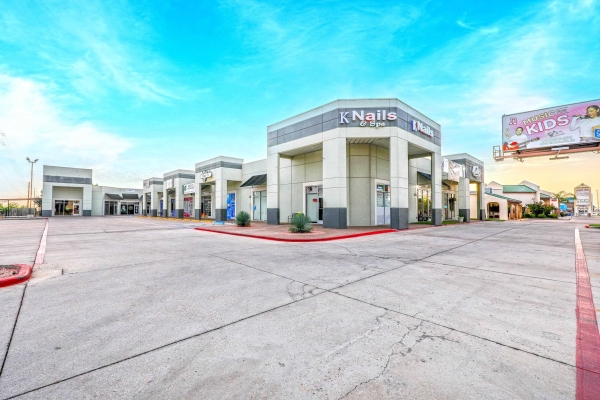 Listing Image #2 - Retail for lease at 8602 McPherson Rd, LAREDO TX 78045