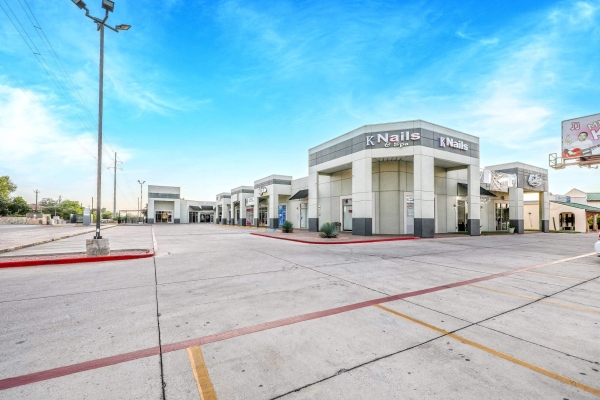 Listing Image #3 - Retail for lease at 8602 McPherson Rd, LAREDO TX 78045