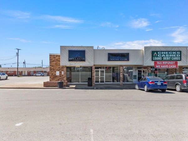 Listing Image #3 - Retail for lease at 718 N Valley Mills Dr, Waco TX 76710