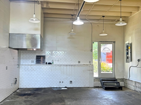 Listing Image #2 - Retail for lease at 916 4th Avenue E, Olympia WA 98506 Listing Image #2 - Retail for lease at 916 4th Avenue E, Olympia WA 98506