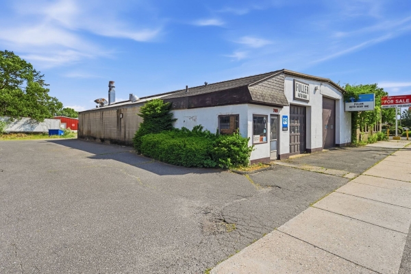 Listing Image #1 - Industrial for lease at 789 Page Boulevard, Springfield MA 01104 Listing Image #1 - Industrial for lease at 789 Page Boulevard, Springfield MA 01104