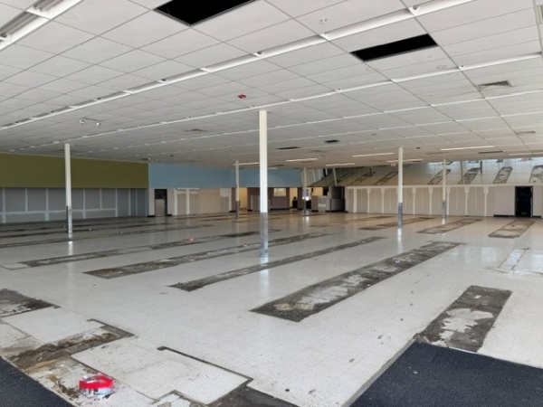 Listing Image #2 - Retail for lease at 841 Bloomington Rd, Champaign IL 61821 Listing Image #2 - Retail for lease at 841 Bloomington Rd, Champaign IL 61821