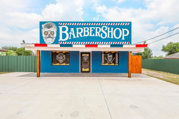 Listing Image #1 - Retail for lease at 718 E 12TH Ave, Zapata TX 78076 Listing Image #1 - Retail for lease at 718 E 12TH Ave, Zapata TX 78076