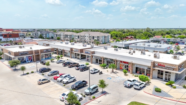 Listing Image #1 - Retail for lease at 4113 S. Sugar Road #18, Edinburg TX 78539 Listing Image #1 - Retail for lease at 4113 S. Sugar Road #18, Edinburg TX 78539