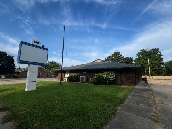 Listing Image #1 - Office for lease at 1501 N Water St, Decatur IL 62526