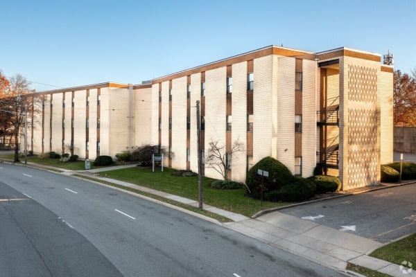Listing Image #1 - Office for lease at 673 Morris Avenue, Springfield NJ 07081 Listing Image #1 - Office for lease at 673 Morris Avenue, Springfield NJ 07081