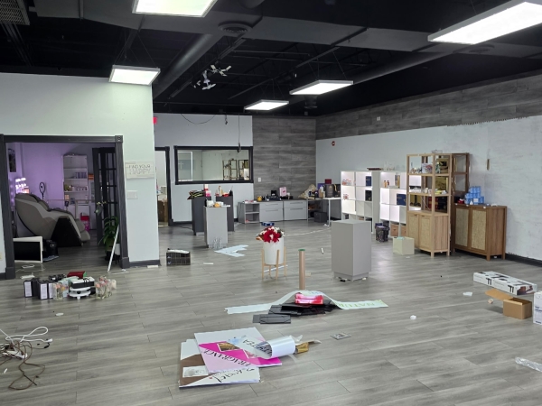 Listing Image #2 - Retail for lease at 9820 Milwaukee Avenue, Glenview IL 60025 Listing Image #2 - Retail for lease at 9820 Milwaukee Avenue, Glenview IL 60025