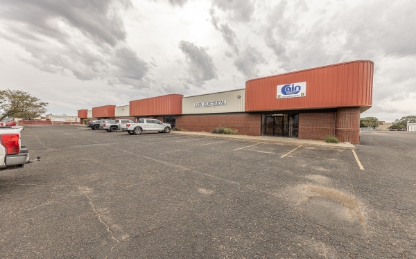 Listing Image #2 - Industrial for lease at 4310 Iola Avenue, Lubbock TX 79416 Listing Image #2 - Industrial for lease at 4310 Iola Avenue, Lubbock TX 79416