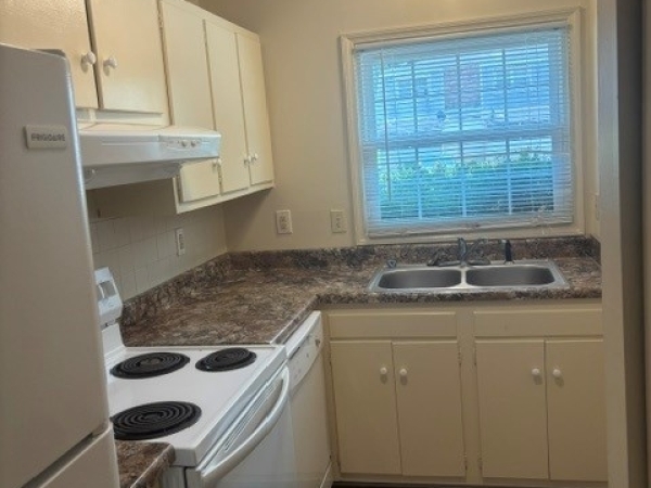 Listing Image #2 - Multi-family for lease at 180 Chalfont Lane, Unit #4, Athens GA 30606 Listing Image #2 - Multi-family for lease at 180 Chalfont Lane, Unit #4, Athens GA 30606