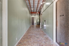 Listing Image #3 - Office for lease at 1910 Commerce Street, Victoria TX 77901